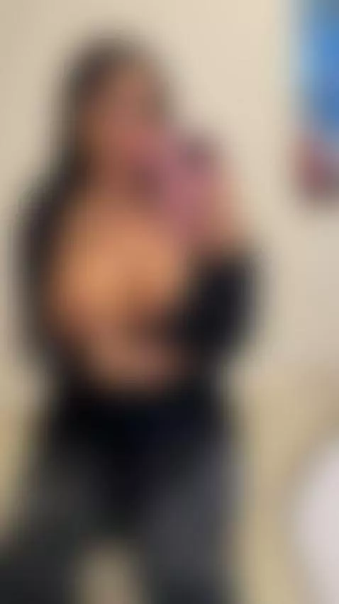 💦Long haired brunette trembling hard 😈 See my OF by celinabliss