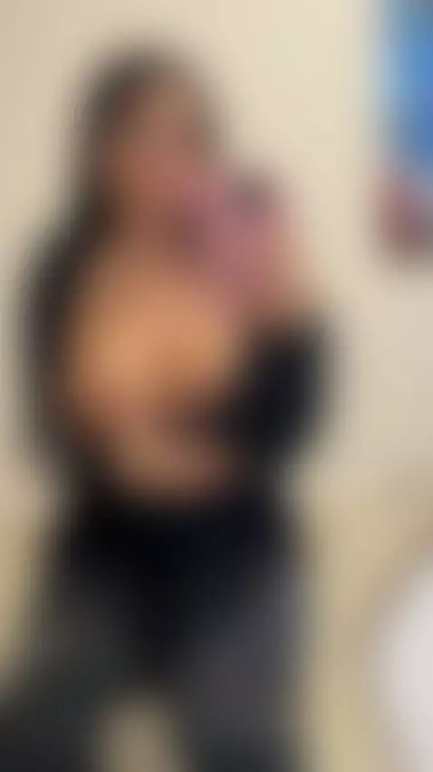 💦Long haired brunette trembling hard 😈 See my OF by celinabliss