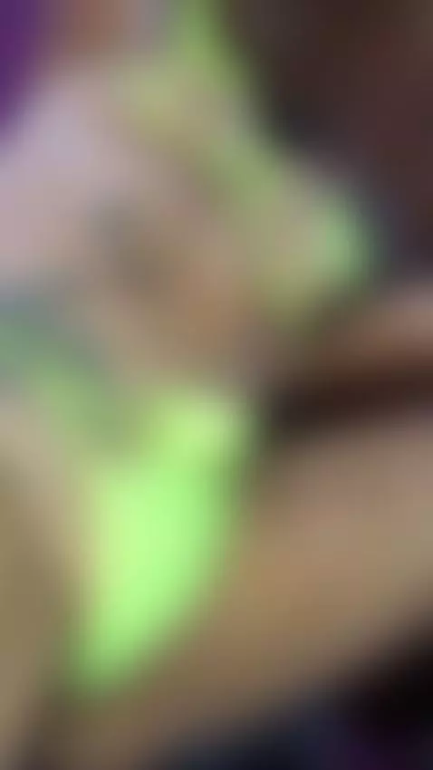 Estoy cachondita, buscame y suscribete en mi pagina, y me qu... by verano16