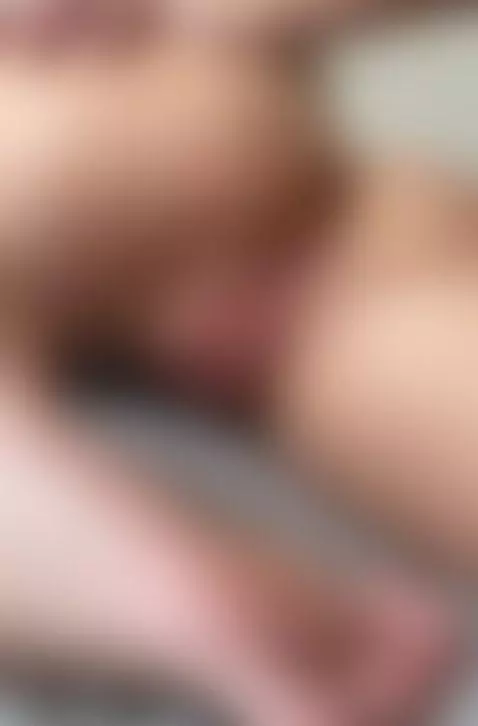 💋 Sexy lips, soft hips, naughty energy 😏 OF! by kamillasexy