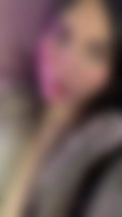 I'm online—come see me by renatapeach