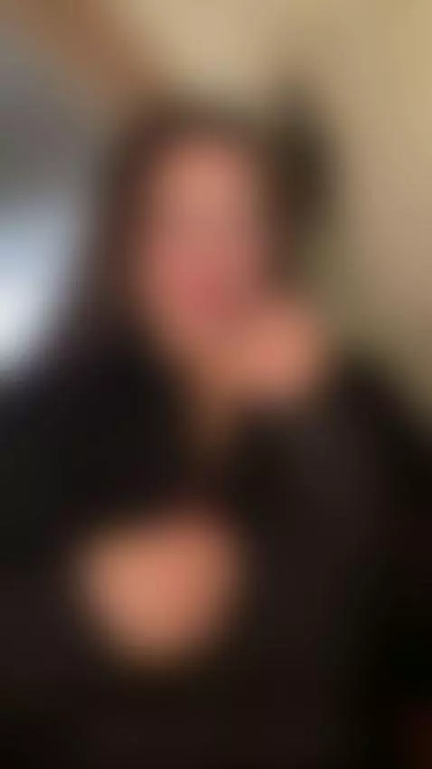 Pulling my top open.. look at these massive tits Sub OF by velvetvices