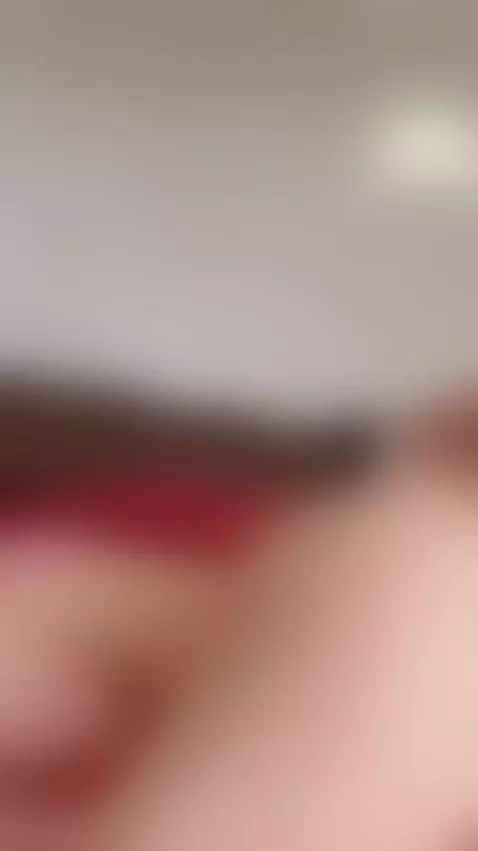 💋 Watch this fiery redhead play 🔥 by redolivia