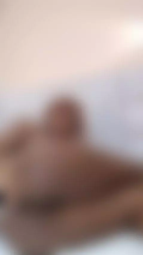 My huge ass can handle your cock, come and try it.🤫 by chloelaurent