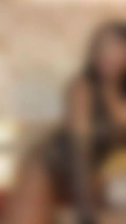 hot ebony latina with a dangerously seductive look. by chloelaurent