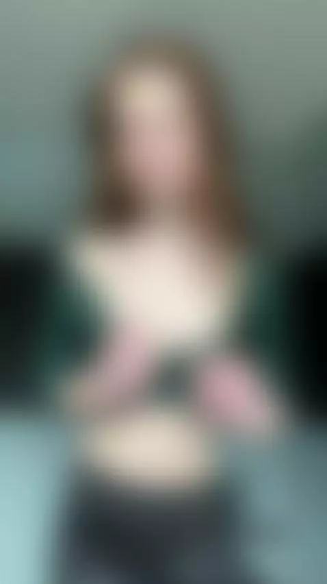 😈 Tattooed beauty playing with her boobs by jessicalittlee