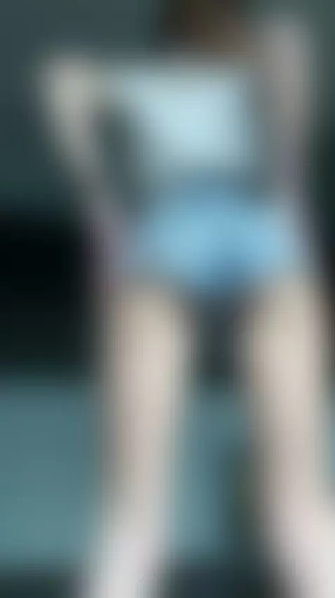 🍑 Big ass in grey shorts 😏 by jessicalittlee