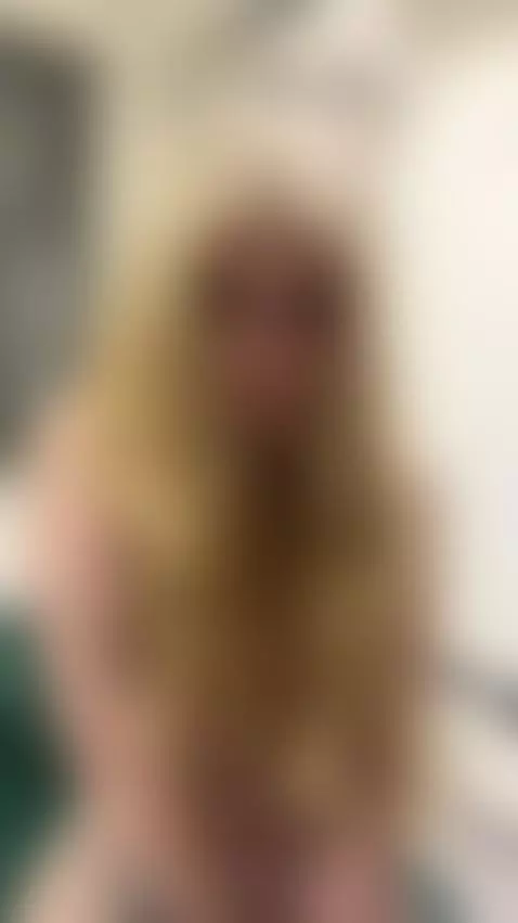 😏 Pale skin busty blonde tease by tinnafox