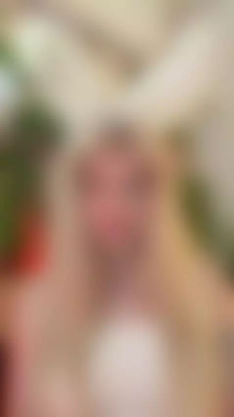 🍒 Big tits blonde with seductive bedroom eyes by tinnafox