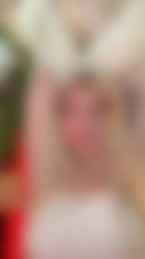 😏 Pale skin big tit blonde by tinnafox