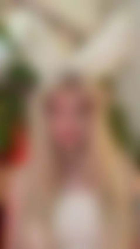 ❤️ Horny platinum blonde squeezing her boobs by tinnafox
