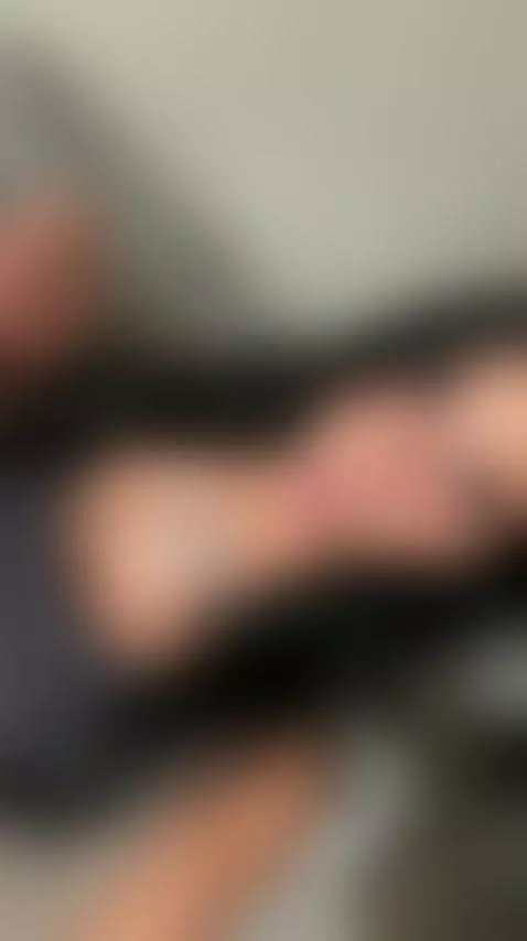 💋 Horny brunette with huge cleavage 😏 by mikadoll22