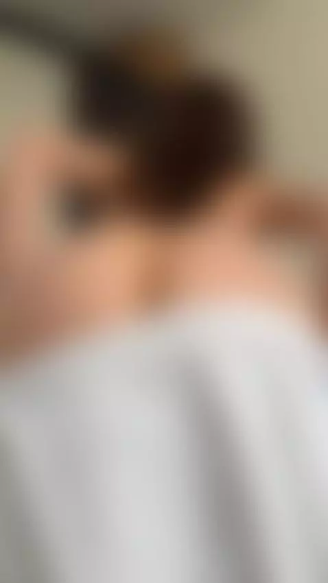 this pussy feels so tight when i spread it. by ohhmymia