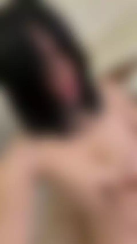 😏Brunette framing her horny face with big boobs 💦 Unlock OF by kristyshaaaa