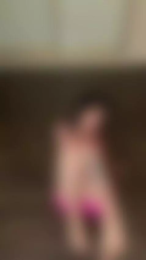 🔞Brunette spreading her thick thighs wide open 🍑 Only on OF by kristyshaaaa