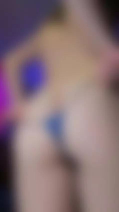 vamos a una disco a bailar reggateon viejo 😏 by kaos-kaori
