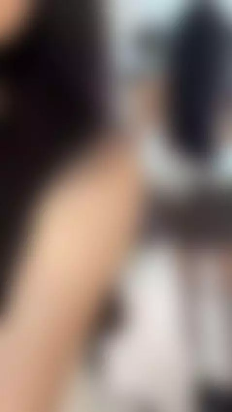 Do you want to see how I play with my delicious ass 👀🍑 by saracutie