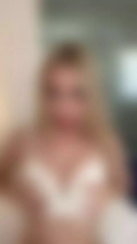 dropped my bra and showed off my tits 💋 by lillbabyli