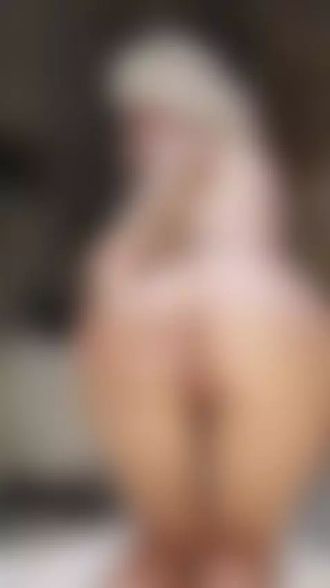 Natural body, big soft tits and a very playful mood… Sub OF by julcypeach