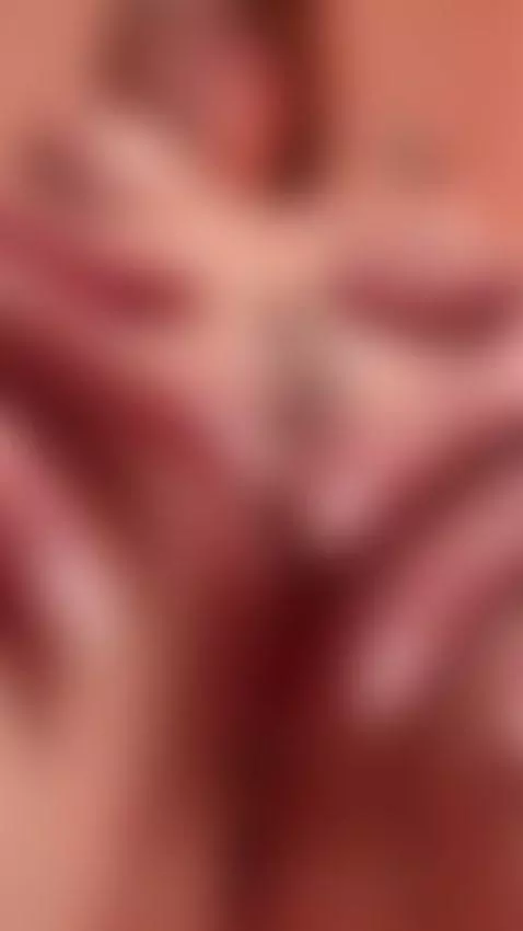 Redhead with tattoos stretching hole. Come to OnlyFans by julcypeach