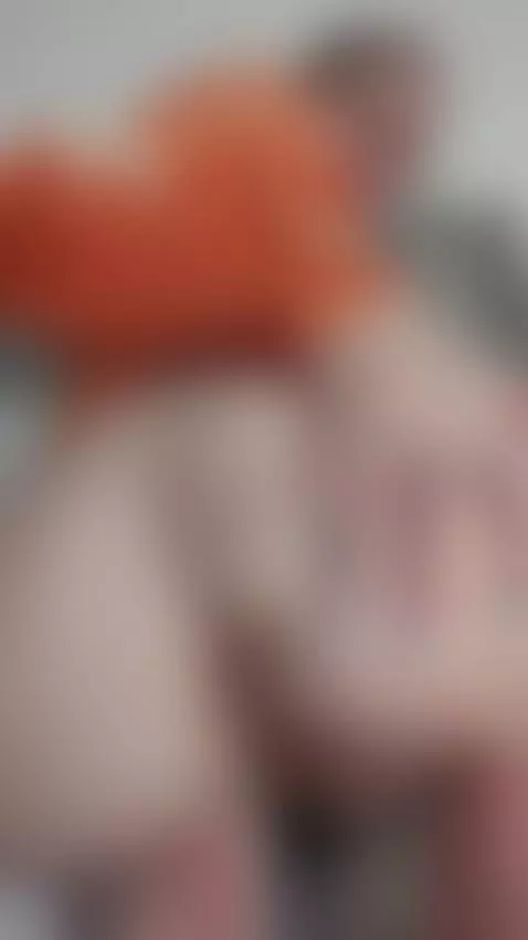 Spreading it out for you. Full video waiting on OnlyFans by julcypeach