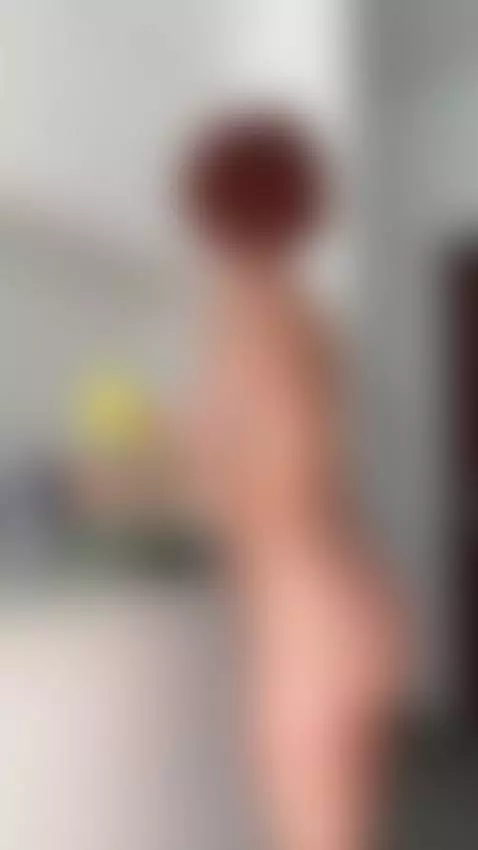 Bent over my kitchen counter and got horny. Enter OnlyFans by julcypeach