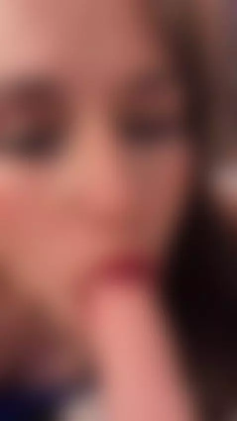 Me encanta mamarlo y que  te vengas en mi cara... Follow Me by vanesavalet