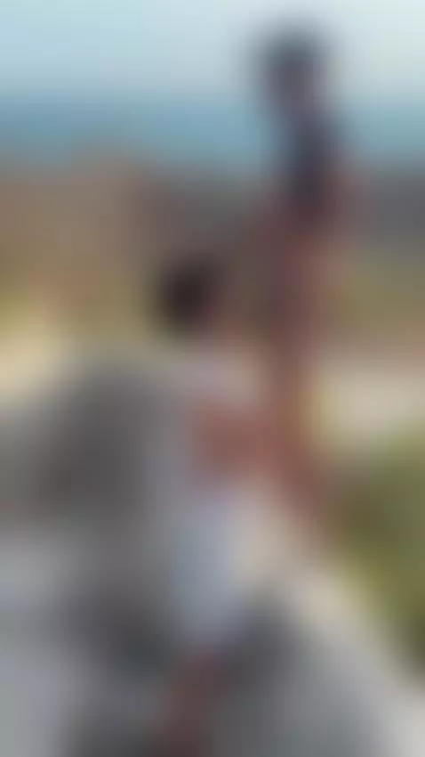 mamando polla en la playa 
video completo en mi only fans by choco23cm