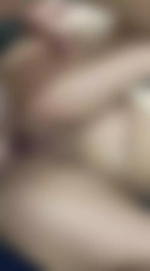 brunette receives thick penis in her ass telegram
@roxyleen by roxyleen