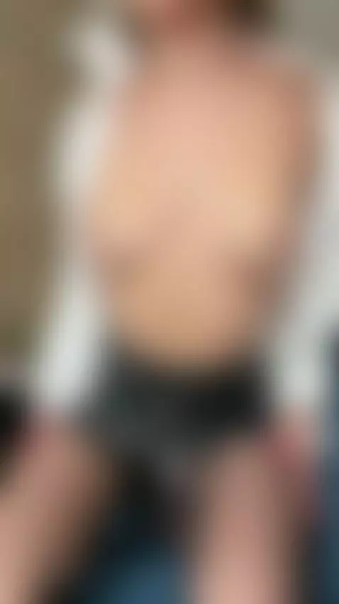 Lip bites and little gasps… come enjoy 🥰💋 by cutemiaevans