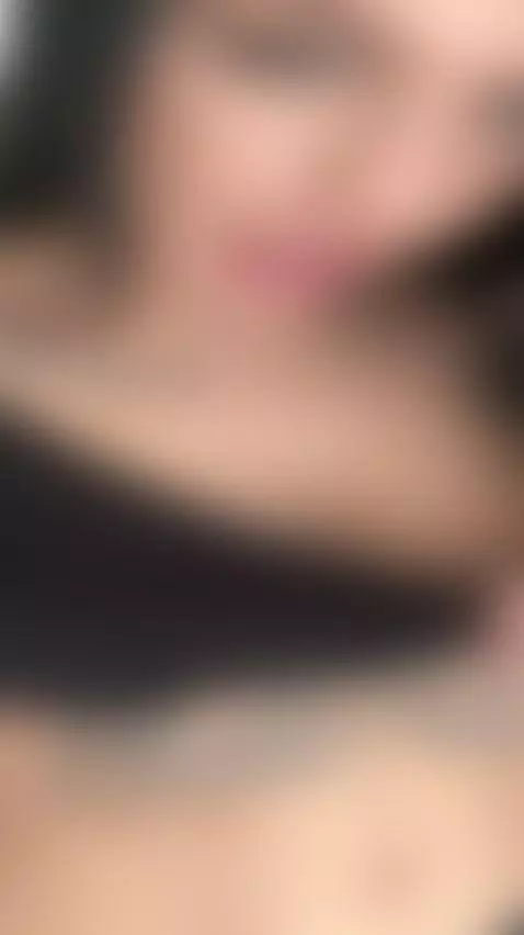 😍 Young busty girl with killer cleavage 💦 by katalinamorel