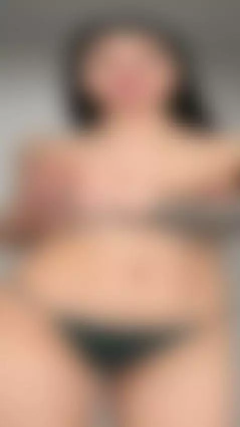😍 Young busty girl with killer cleavage 💦 by katalinamorel