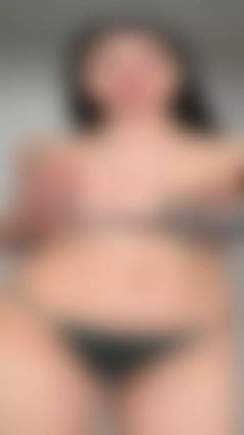 💦 Watch this busty girl seduce you 😈 by katalinamorel