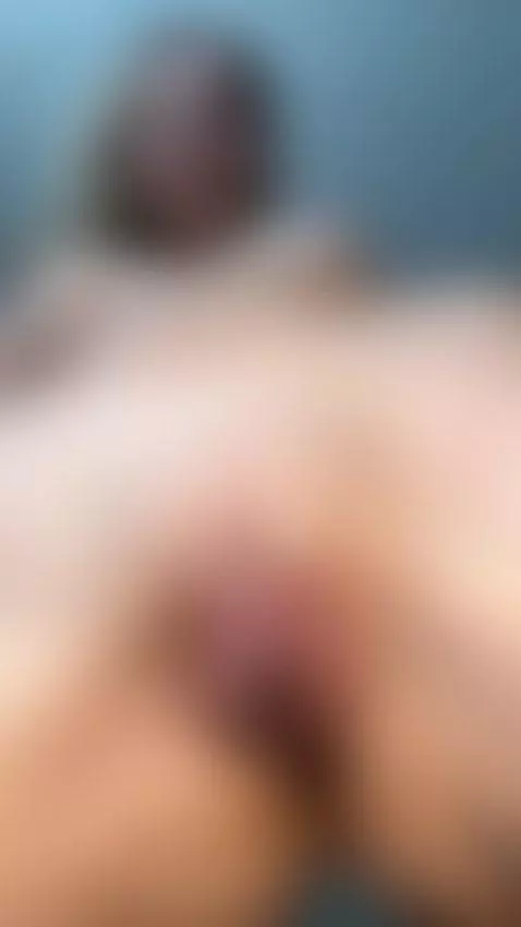 Want a surprise? 🫦 Send "💦" to my OF, link in bio by reyarii
