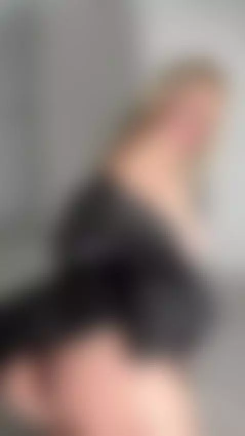 24F, teasing myself again. by kaylablonde
