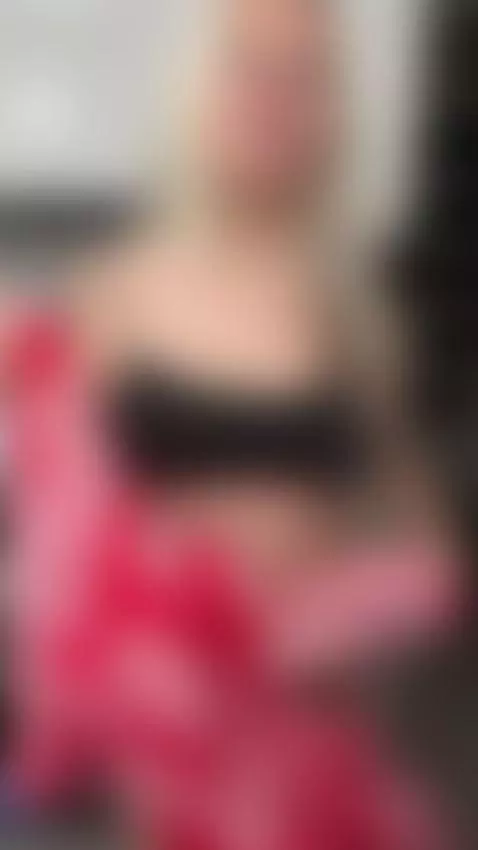 Wanna gift? 🎁 Text me "😈" on OF, link in bio by kaylablonde