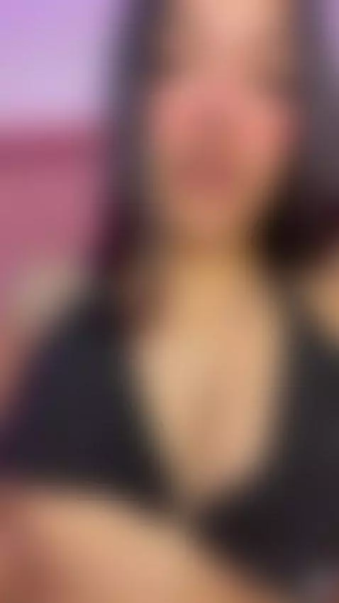 im so so horny... make me cum today by lolabrown26