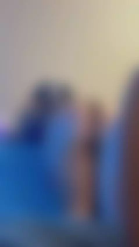 Sexy ass boucing 🍑🍑 by emmycastillo