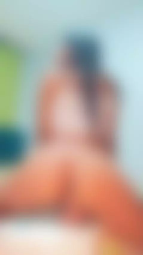 Online now, come here love.😉 by sensuallyteffy