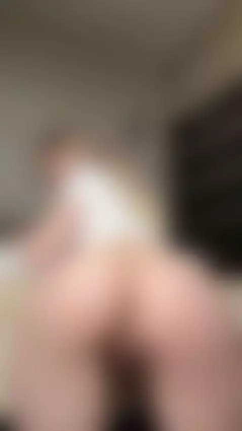My asshole is begging for attention… Join me on OnlyFans by sasharivers