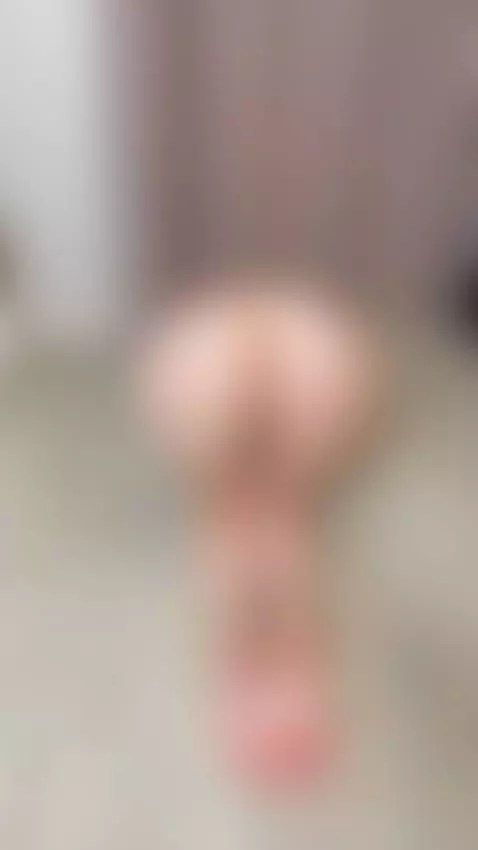 18F, just showing off today. Get access OnlyFans by sasharivers
