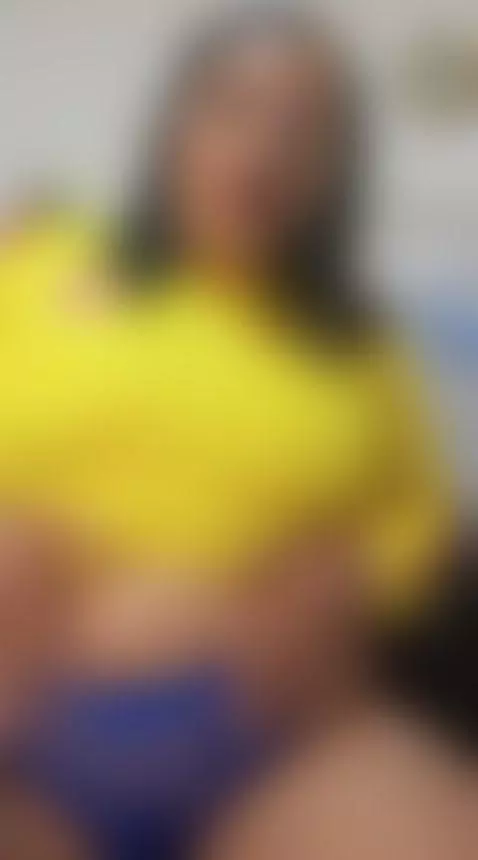 a small sample... do you like it?  follow me by brendamaz