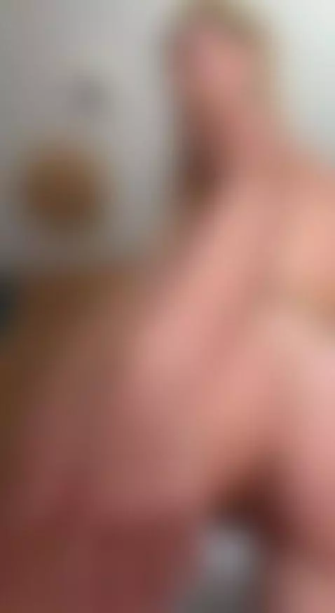 24F, fingers deep in my wet pussy. by oliviablair
