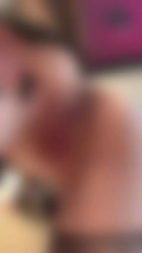 Slim asshole and a very wet pussy… Sub OF by sknymilana