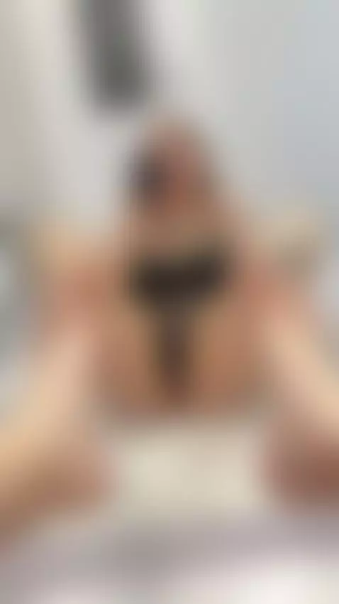 I feel so horny that I want to devour any cock by lushellie