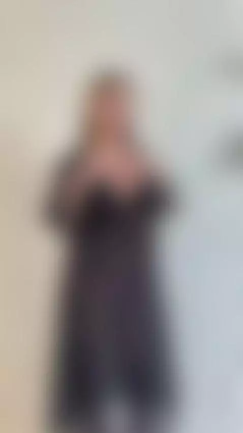 The tease started with showing off my tits and got serious w... by lushellie