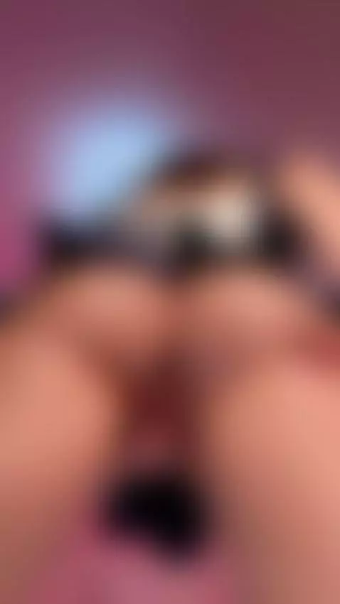 Wet pussy drips as she spreads wide 🤤 by alinaromass