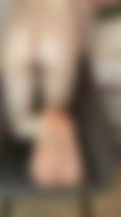 🔥Brunette bending over with her juicy ass 🍑 Unlock OF by miarosellee