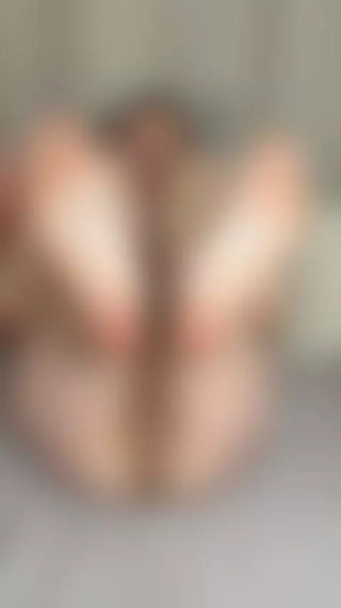 🍒Big tits brushing sensitive skin 😏 Naughty OF by miarosellee