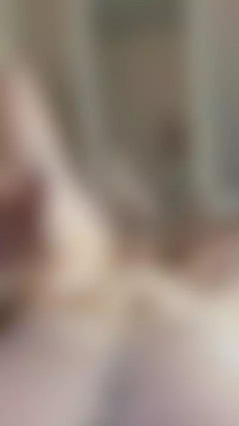 🔥Brunette grinding her thick ass slow 🍑 Unlock OF by miarosellee